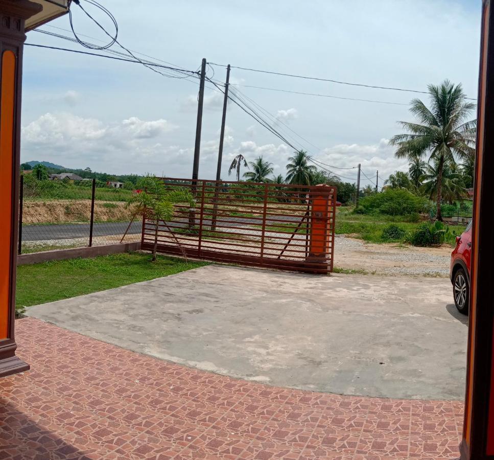 Adilah A Holiday home Pasir Puteh